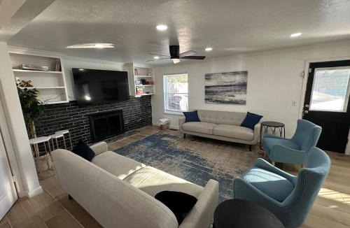Quail Creek House | 6BR Dream Getaway w Heated Pool & Peaceful Vibe