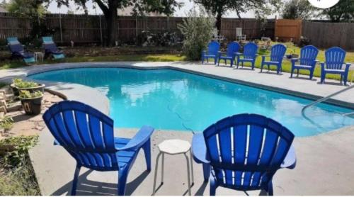 Quail Creek House | 6BR Dream Getaway w Heated Pool & Peaceful Vibe