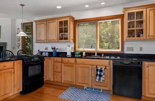 Wintergreen House | 6BR: Every Room Has Private Bath + Mountain Views 2 Decks