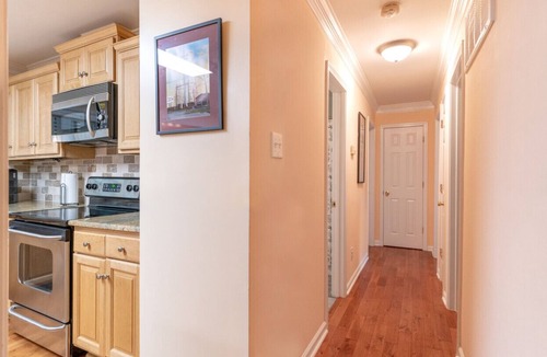 Greensboro House | 6BR Greensboro home with Pool. 3 miles from I-85
