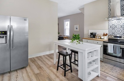 Cincinnati House | 6BR Huge House - No Cleaning Fee