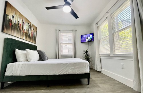 Hancock House | 6Br | Ideal Location to Downtown & UT
