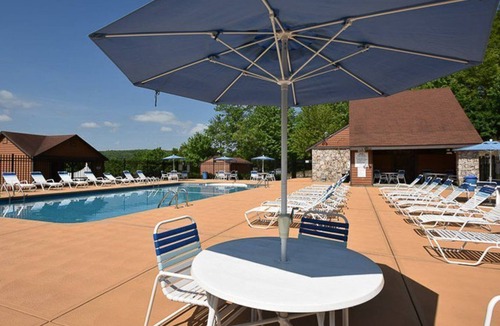 Seven Springs Ski Chalet | 6BR Mountain Chalet with Private Deck | Sleeps 18