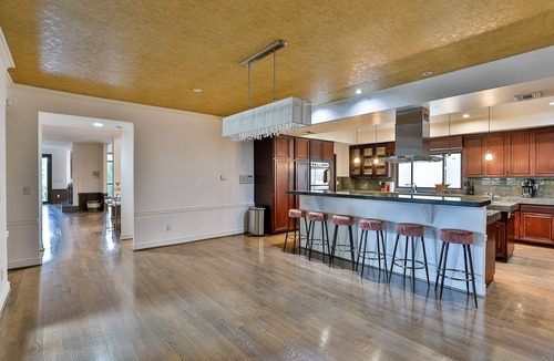 Sherman Oaks Villa | 6BR/Music Studio/Pool/Spa/Games/Sauna