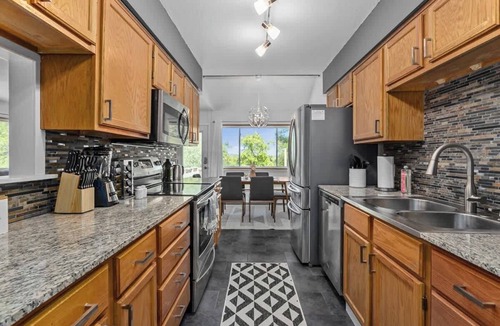 Shawnee House | 6BR|Private Yard|AirHockey LargeGroups Shawnee