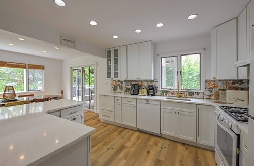 Southold House | 6BR, Saltwater Pool - open! DISCOUNTS avail for Mother’s Dat, MDW and August!
