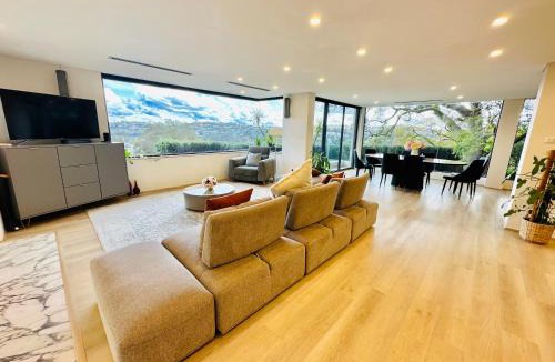 Mosman House | 6BR Stunning Waterview & Private Pool