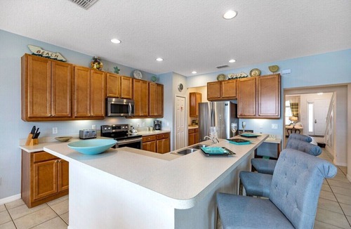 Bellavida House | 6BR Villa Near Disney | Southwest-Facing Pool, Lake Views & Relaxing Setting
