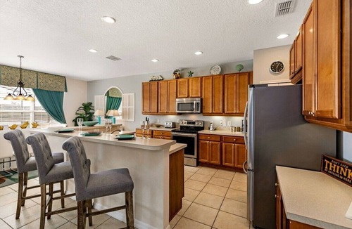 Bellavida House | 6BR Villa Near Disney | Southwest-Facing Pool, Lake Views & Relaxing Setting