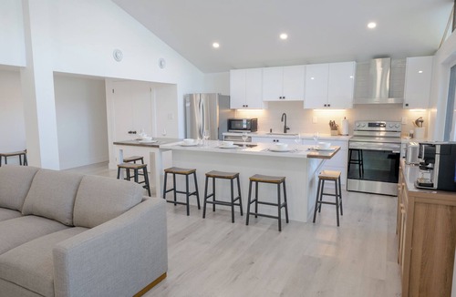 Trent Hills Cottage | 6BR Waterfront Escape | Perfect for Multi-Family Groups