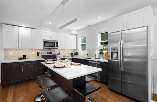 East Somerville Apartment | 6BR4Bth Parking/BOS/MIT/Harvard/TD Garden