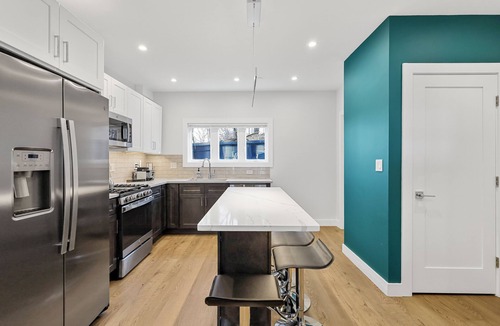 East Somerville Apartment | 6BR4Bth Parking/BOS/MIT/Harvard/TD Garden