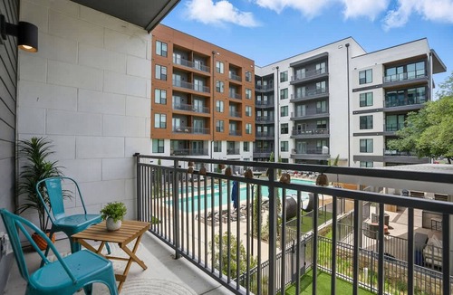 North Burnet Apartment | 6min to Domain 12min DT Studio- Pool Parking