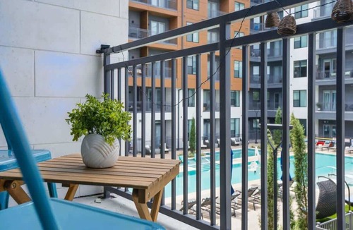 North Burnet Apartment | 6min to Domain | 12min DT | Studio- Pool & Parking