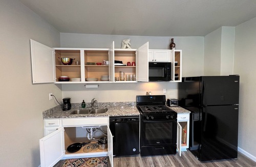 Waco House | 6th Street Retreat- Near Magnolia Silos