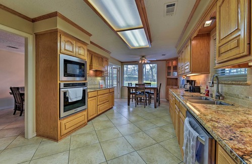 Decker Prairie House | 7 ½ Acre Private Ranch Home w/Pool + Game Loft