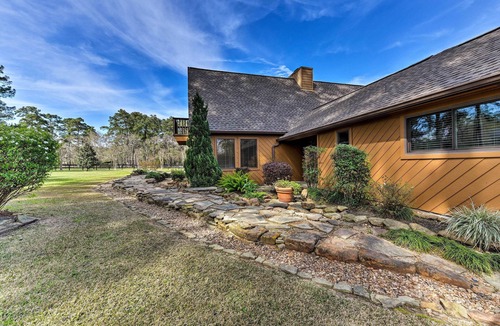 Decker Prairie House | 7 ½ Acre Private Ranch Home w/Pool + Game Loft