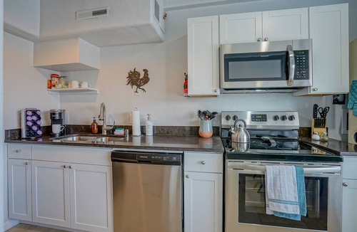 West Old Town Apartment | #7: 2bd/1.5ba, Newly Remodeled, Walk to Old Town