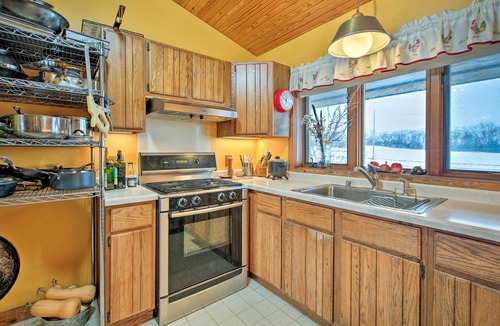 Burlington Cabin | 7-Acre Working Farm Near Lake Geneva: Pets Welcome