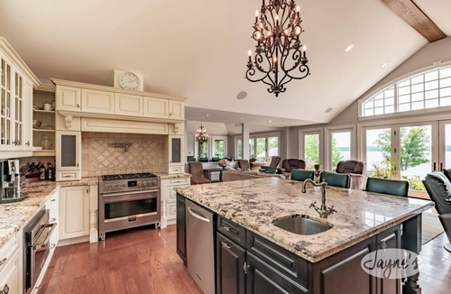 Oro-Medonte Cottage | 7 bed 8 bath cottage on Lake Simcoe, 730' Frontage, South Exposure!