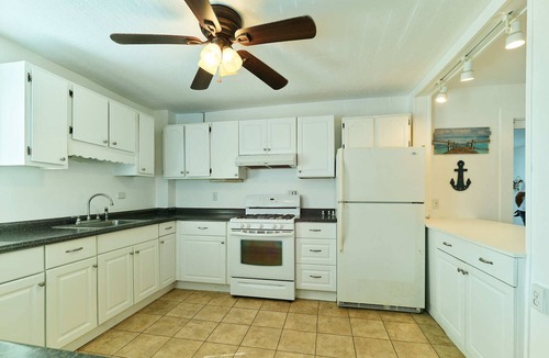 Hampton Apartment | 7 Beachside Inn