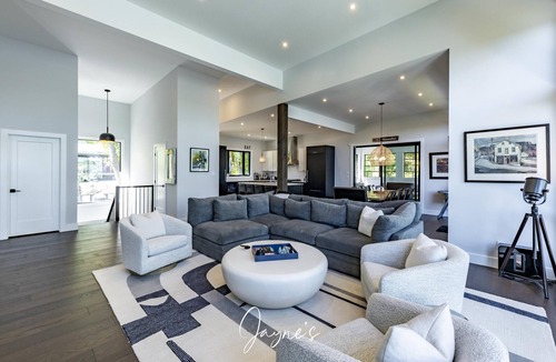 Muskoka Lakes Cottage | 7 bed 5 bath cottage on Lake Rosseau