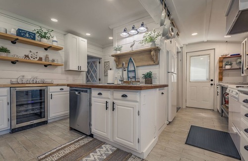 Saratoga Springs House | 7 bed 7 bath: Lakeside home minutes from downtown