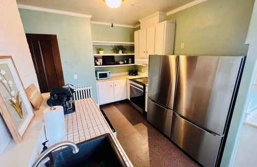 West End House | 7 Bed Historic Home for Group Stays