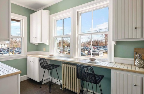 West End House | 7 Bed Historic Home for Group Stays