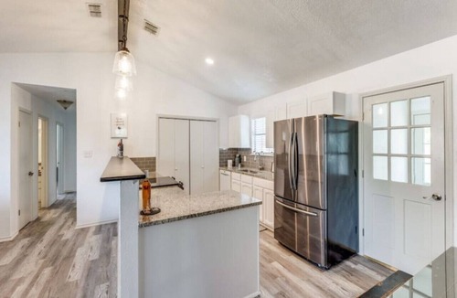 Johnson City House | 7 Bed Home/Mins to Wineries/Walk to Town Square