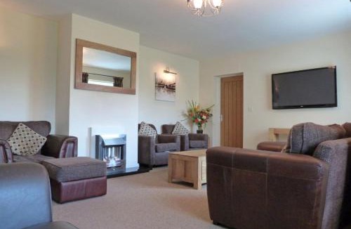 Holywell House | 7 Bed in Caerwys oc-58357