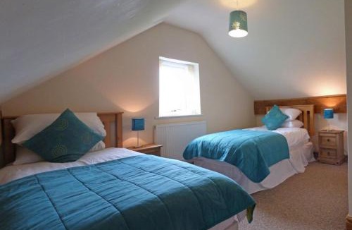 Holywell House | 7 Bed in Caerwys oc-58357