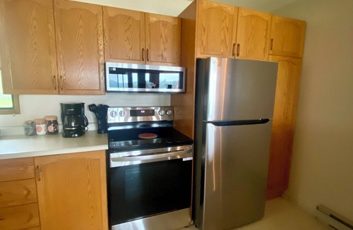 Kaministiquia House | 7-bed lakefront house with sauna, beach & boat launch — 15 min from Thunder Bay.