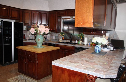 Norman House | 7 bedroom , 5.5 bathrooms, close to campus, 5 king beds, 1 queen bed, 2 full bed