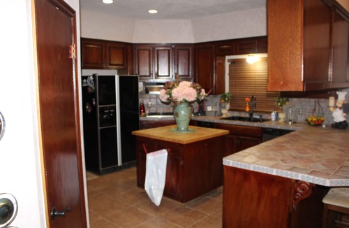 Norman House | 7 bedroom , 5.5 bathrooms, close to campus, 5 king beds, 1 queen bed, 2 full bed