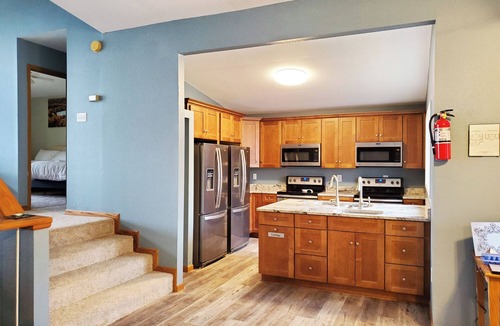 Climax Springs Cabin | 7 Bedroom - 5 Bath Lakefront