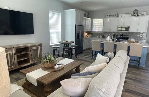 Stephenville House | 7 Bedroom 7.5 Bathroom Stephenville Villa