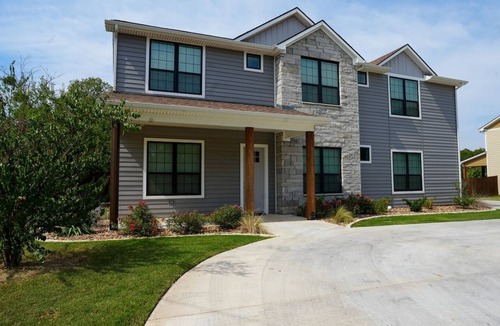Stephenville House | 7 Bedroom 7.5 Bathroom Stephenville Villa