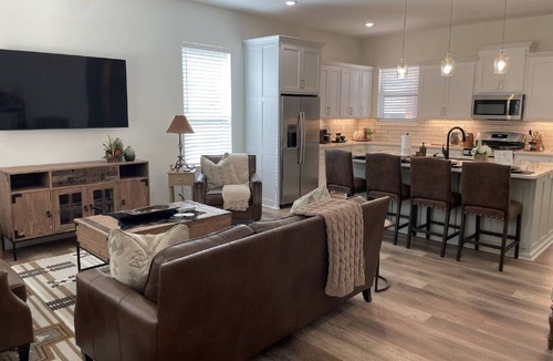 Stephenville House | 7 Bedroom 7.5 Bathroom Stephenville Villa
