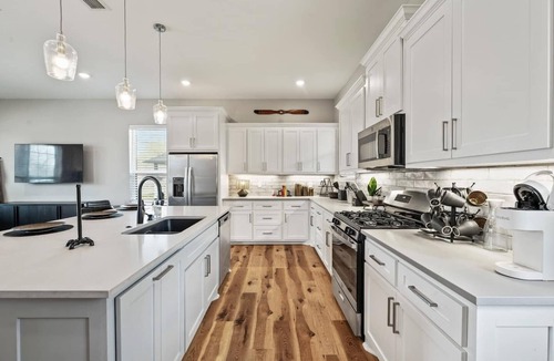 Stephenville Villa | 7 Bedroom 7.5 Bathroom Stephenville Villa