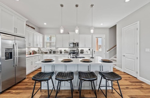 Stephenville Villa | 7 Bedroom 7.5 Bathroom Stephenville Villa