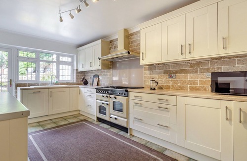 Fawkham Cottage | 7 bedroom accommodation in Dartford
