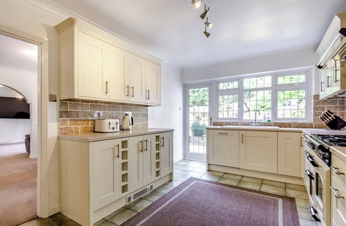Fawkham Cottage | 7 bedroom accommodation in Dartford