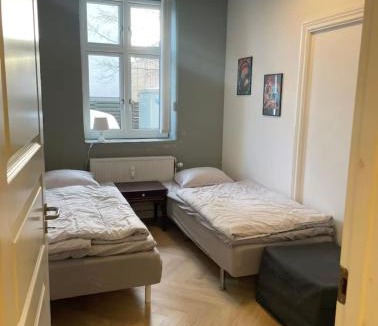 Aalborg Apartment | 7-bedroom apartment with 2x private parking