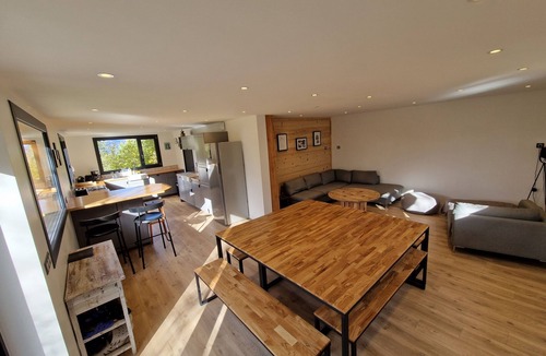 Saint-Paul House | 7-bedroom gîte for 15 people, located in the heart of nature, Savoie