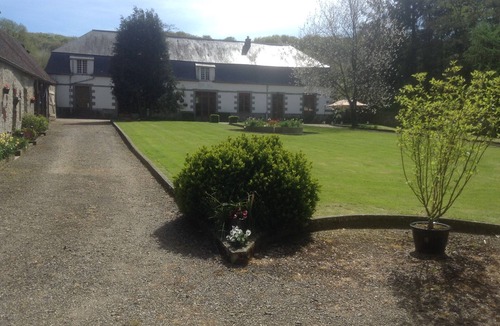 La Foret-Auvray House | 7-bedroom house with large private yard