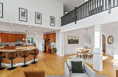 Saratoga Springs House | 7 Bedroom Lake House W/2 Bunk Bed Cottage & Pool