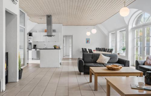 Øby House | 7 Bedroom Lovely Home In Ulfborg