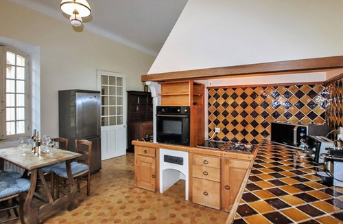 Apt House | 7 bedroom nice home in Apt