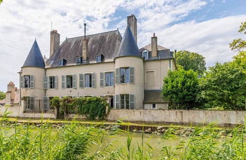 Marmagne House | 7 bedroom nice home in Marmagne